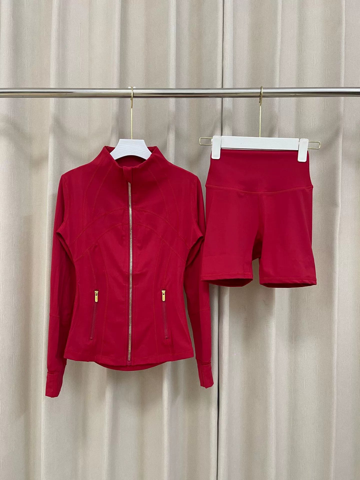 VARIANT_IMAGE::Bright Red Gold-Zip Set