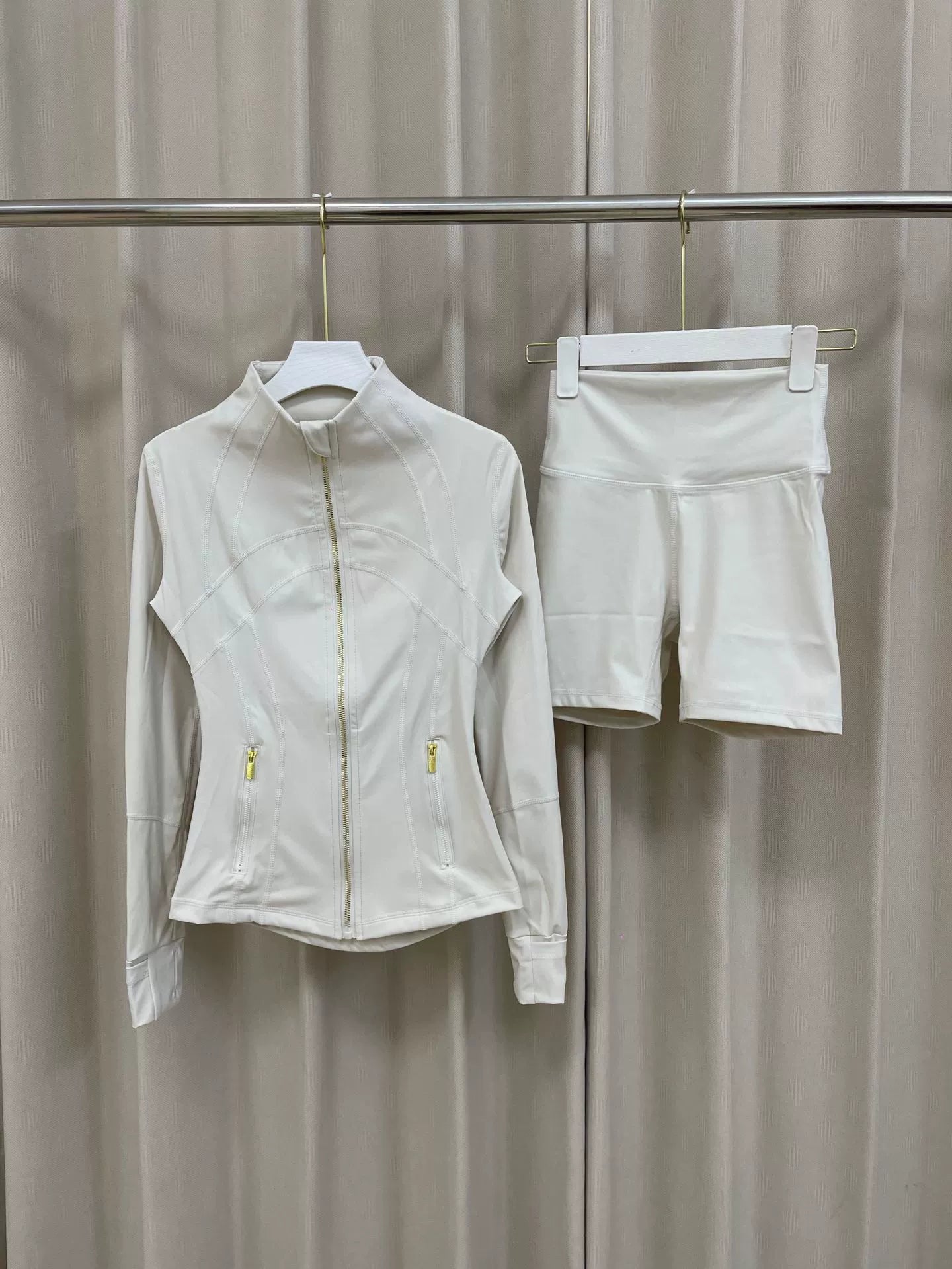 VARIANT_IMAGE::Ivory Gold-Zip Set