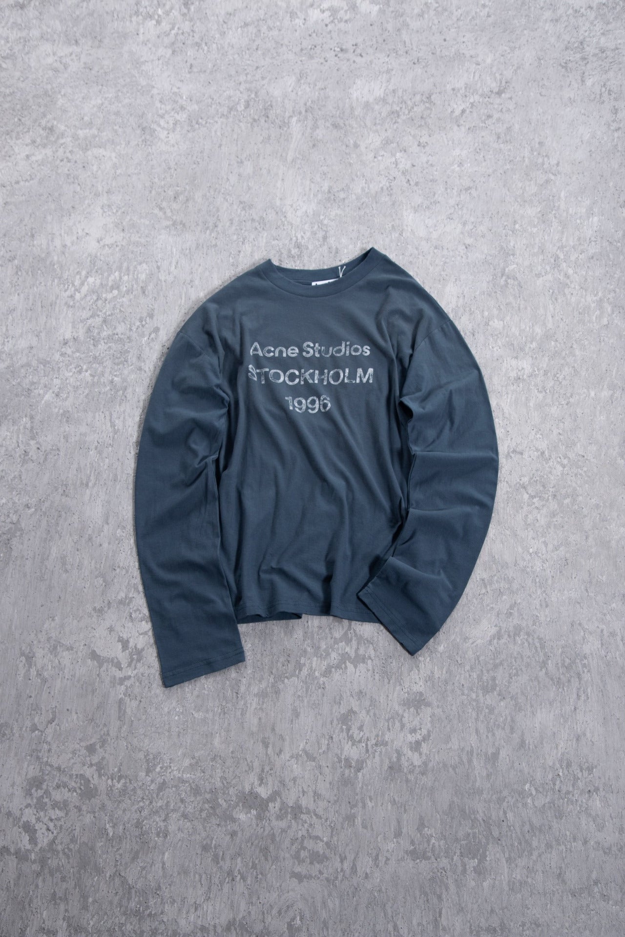 VARIANT_IMAGE::8001 Dark Blue | Vintage graphic long-sleeve T-shirt