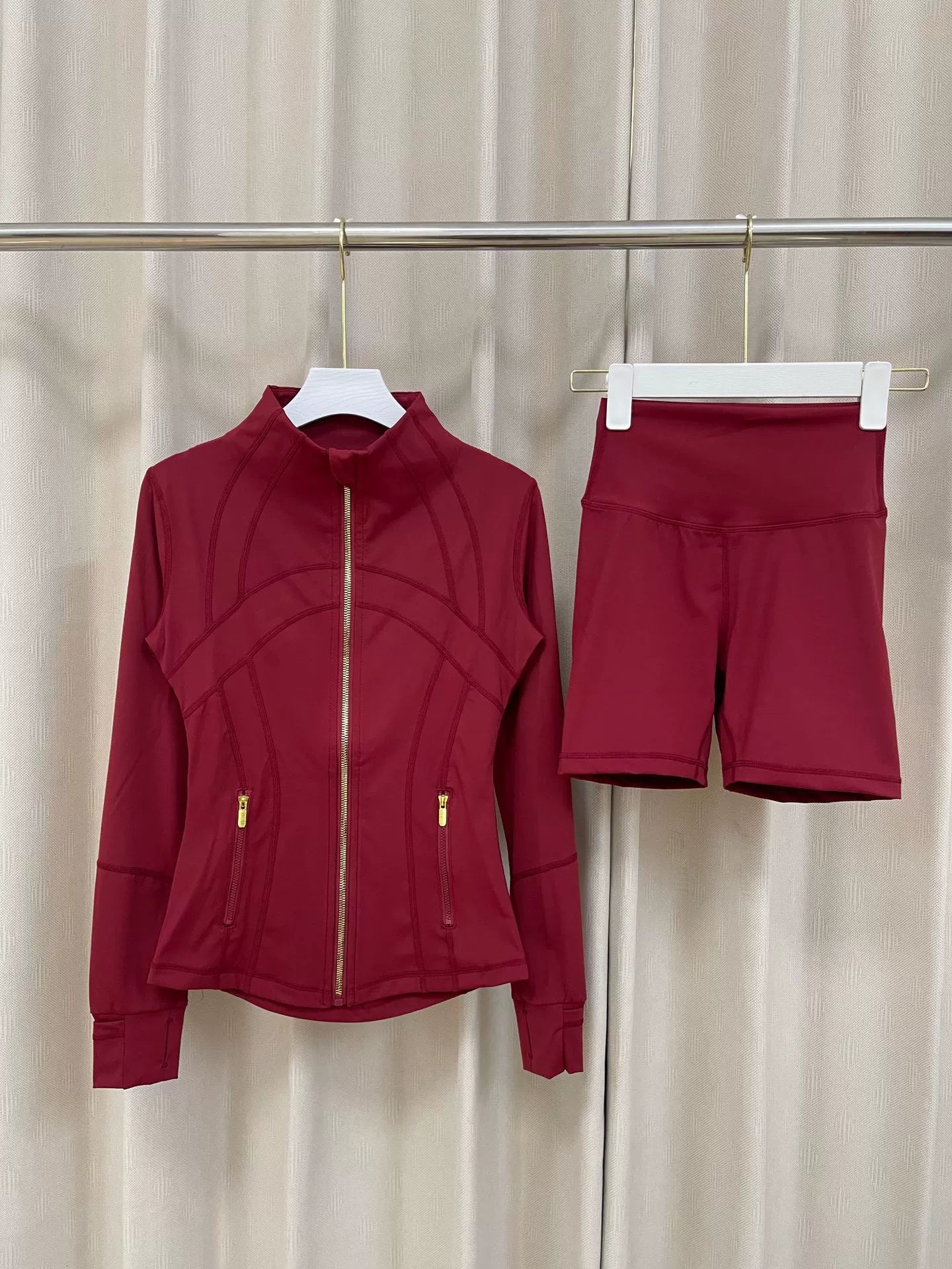 VARIANT_IMAGE::Burgundy Gold-Zip Set